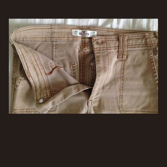 Hollister Pants. Size 00R. - Picture 2 of 4